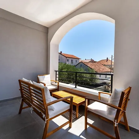 Bernie Apartments With A Pool Zadar Exterior photo