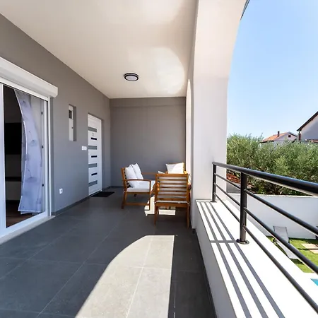 Bernie Apartments With A Pool Zadar Exterior photo